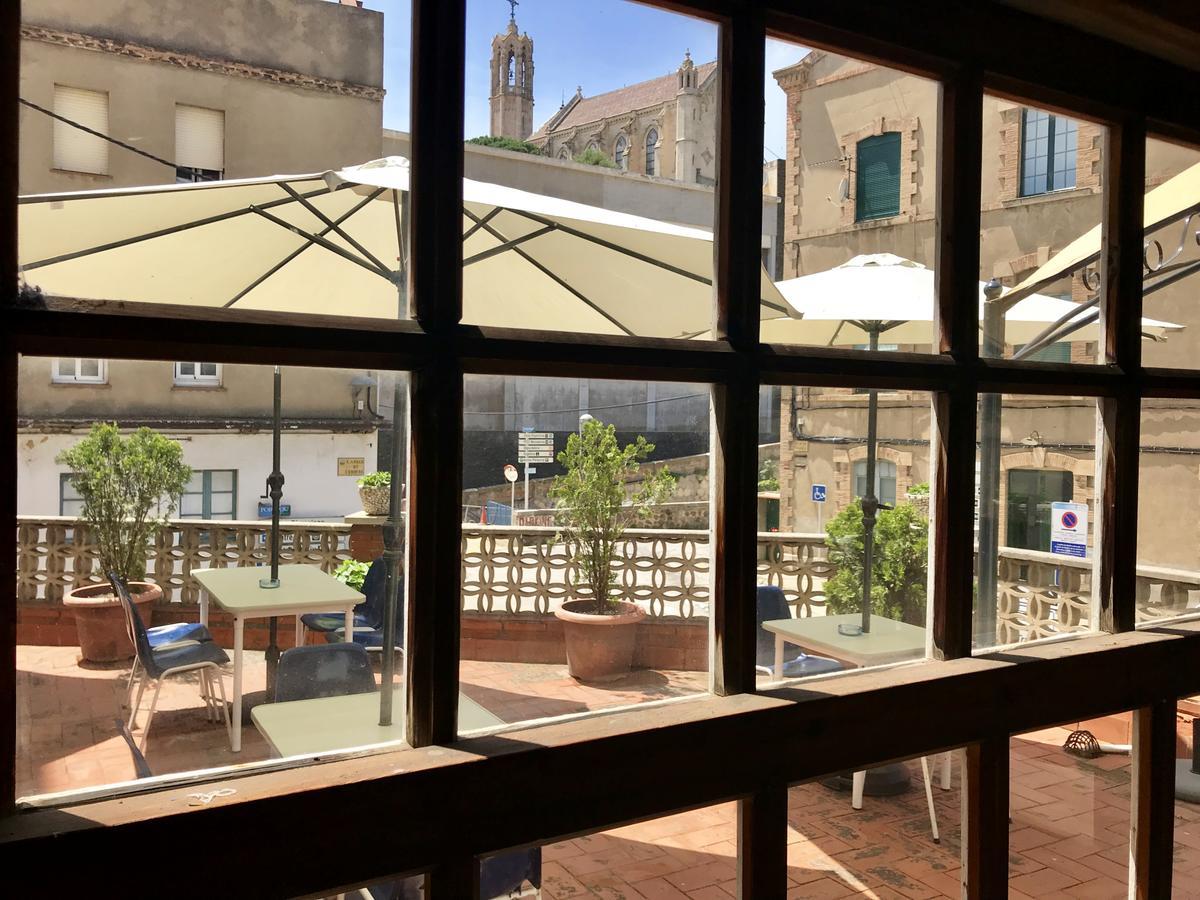 Hostal Portbou Bagian luar foto