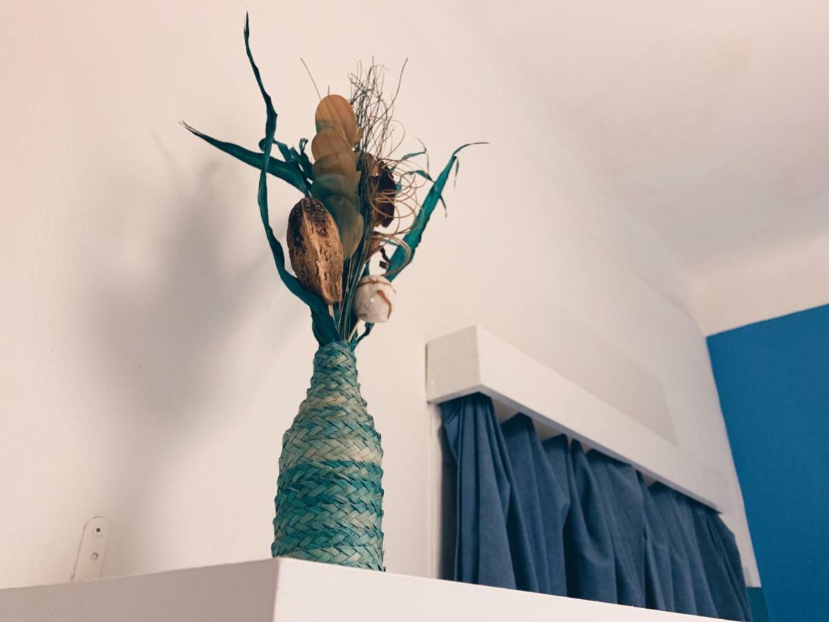 Hostal Portbou Bagian luar foto